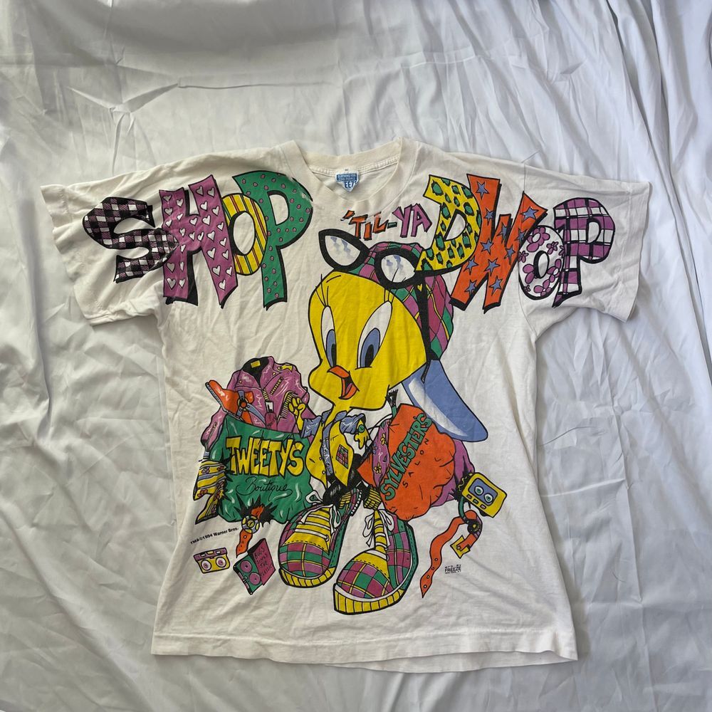 1994 Tweety Bird Shopaholic All‎ Over Print T-shirt Vintage 1990s Tultex Cotton